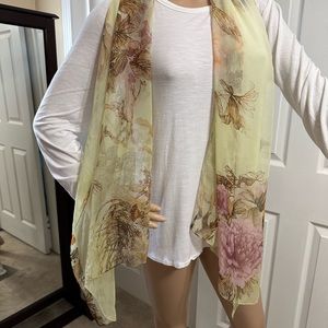 A pretty scarf to compliment any outfit!
